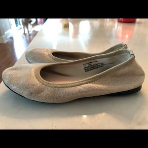 Girls Ruby and Bloom